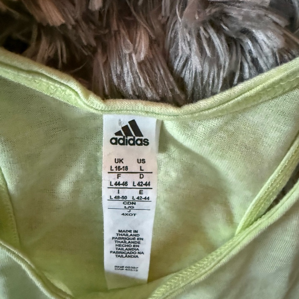 Lot of 6 Women's Racerback Tank Workout Tops. 5 Under Armour, 1 Adidas. - Picture 6 of 11